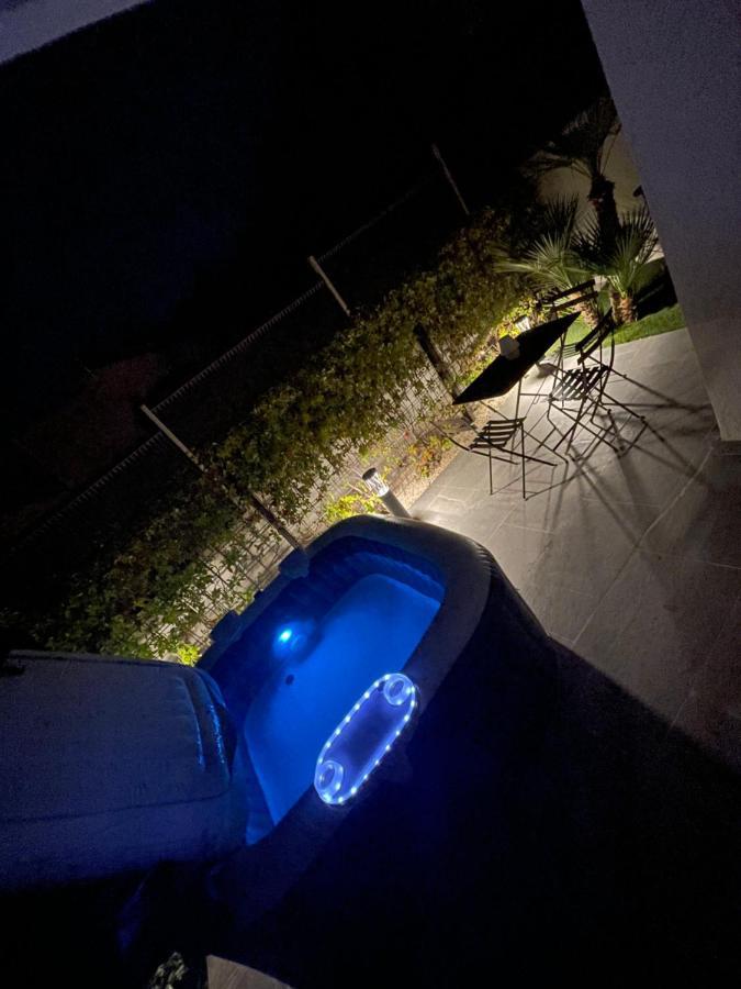 Appartement De Caractere Avec Jacuzzi Фрежюс Экстерьер фото