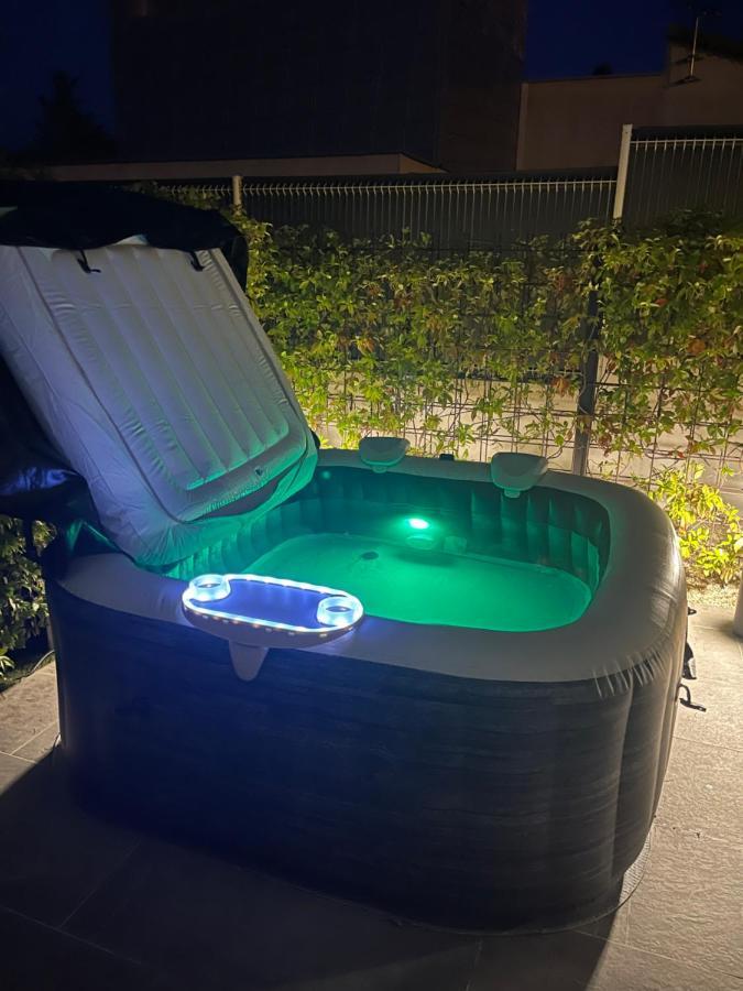 Appartement De Caractere Avec Jacuzzi Фрежюс Экстерьер фото